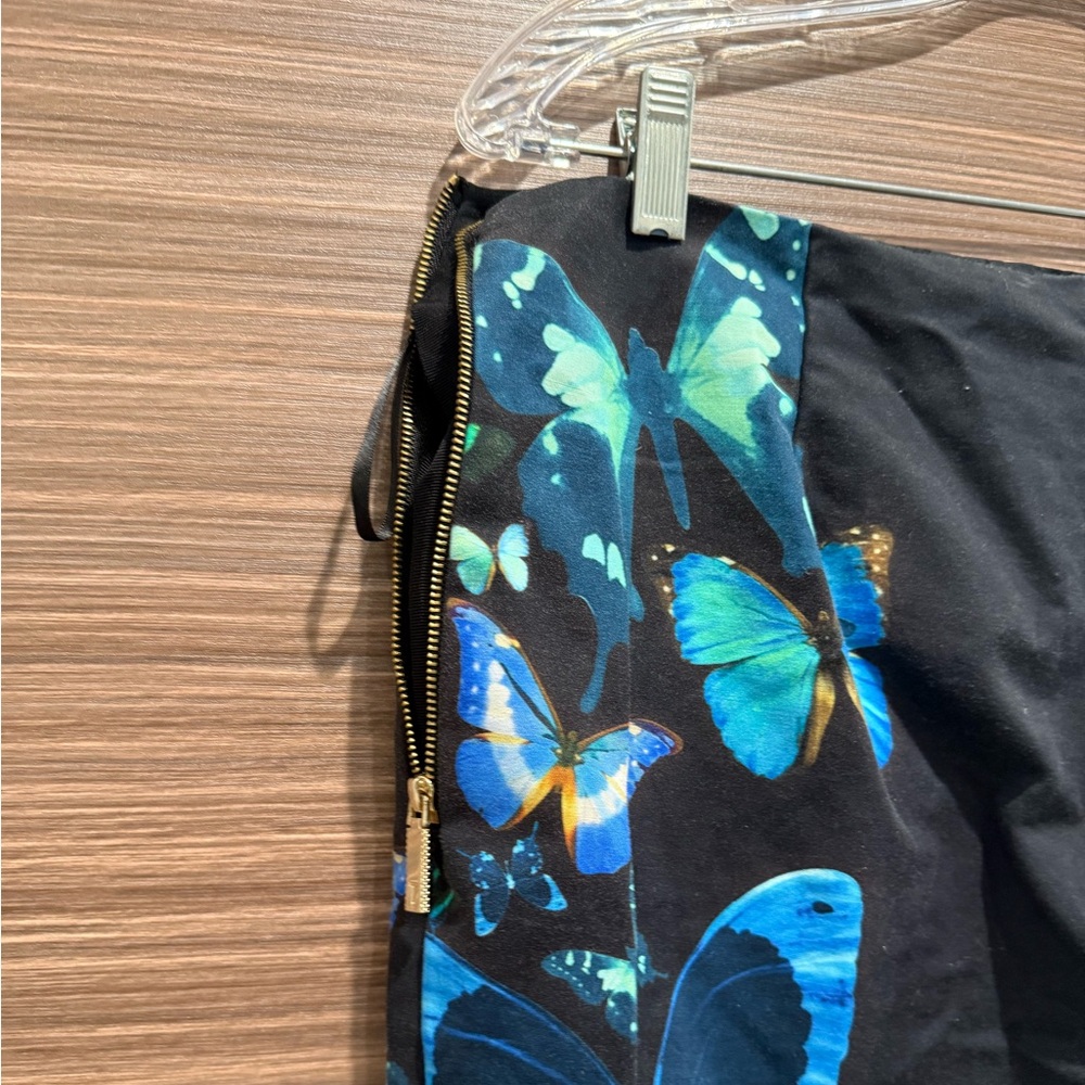 Brand new never worn (lost the tag), very cute pants